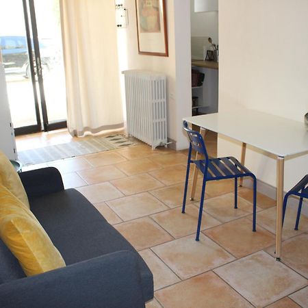 Agreable Appartement P2 Centre Ville Au Calme. Nîmes Exterior foto